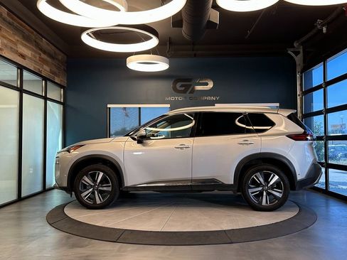 Used 2021 Nissan Rogue Platinum image 6