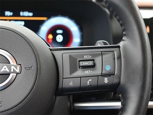 Used 2025 Nissan Pathfinder Platinum image 23