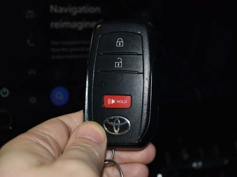 Used 2023 Toyota Corolla SE image 17