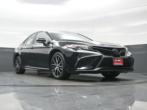 Used 2024 Toyota Camry SE FWD image 25