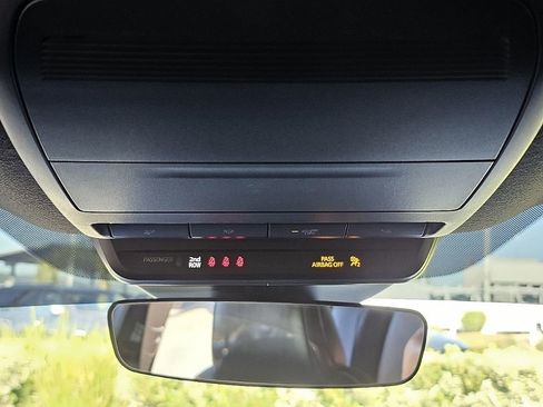 Certified 2025 MAZDA MAZDA3 s Sport image 27