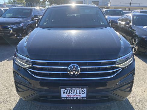 Used 2022 Volkswagen Tiguan SE image 3