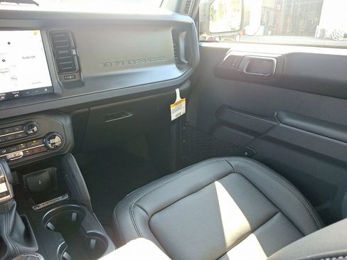 New 2025 Ford Bronco Badlands image 36