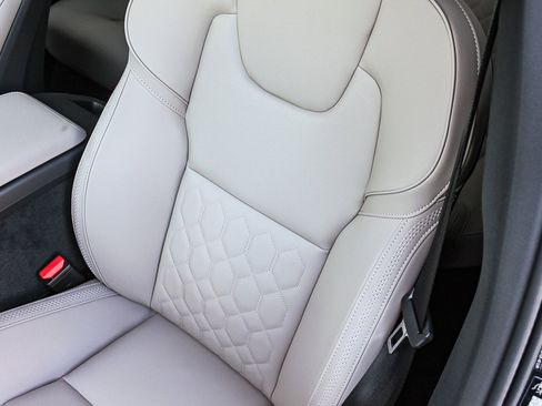 New 2026 Volvo XC60 B5 Core image 27