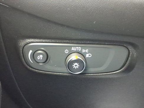 Used 2020 Chevrolet Equinox LS AWD/4WD image 19
