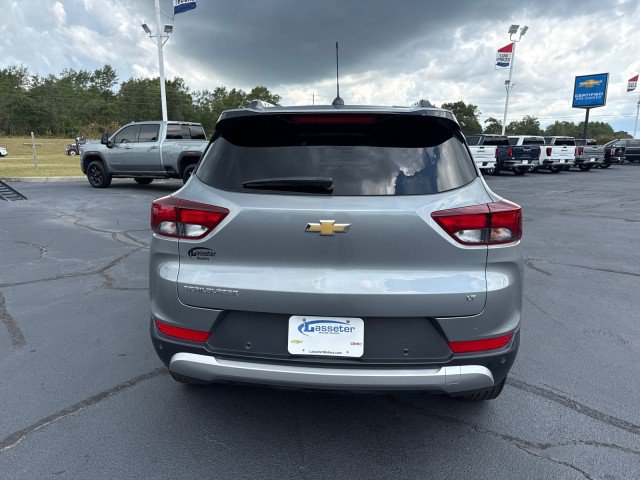 Used 2024 Chevrolet TrailBlazer LT w/ LT Cold Weather Package FWD image 4