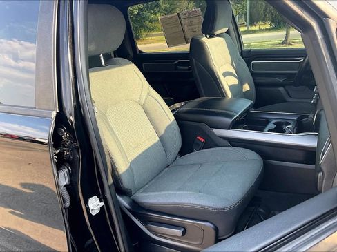 Used 2022 Chevrolet Silverado 2500 Custom w/ Custom Value Package AWD/4WD image 7