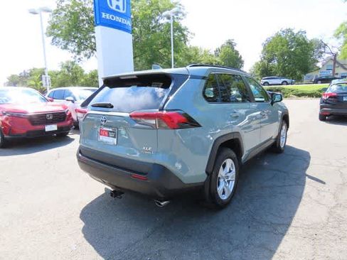 Used 2019 Toyota RAV4 XLE w/ Convenience Package AWD/4WD image 5