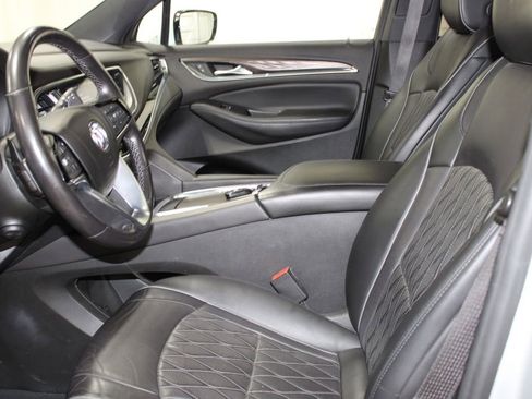 Used 2022 Buick Enclave Avenir w/ Avenir Technology Package image 12