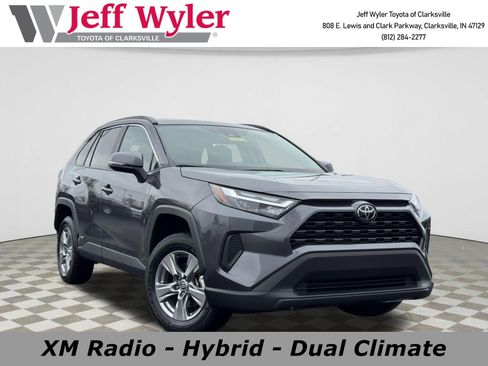 Used 2025 Toyota RAV4 XLE image 1