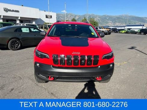 Used 2019 Jeep Cherokee Trailhawk AWD/4WD image 10