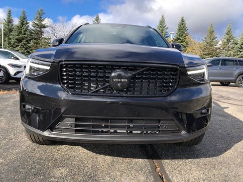 New 2026 Volvo XC40 B5 Ultra w/ Protection Package Premier image 2