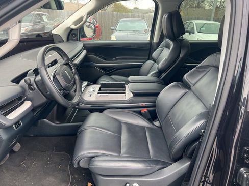 Used 2025 Lincoln Navigator Reserve image 10