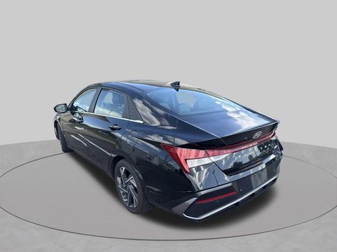 Used 2024 Hyundai Elantra Limited FWD image 7