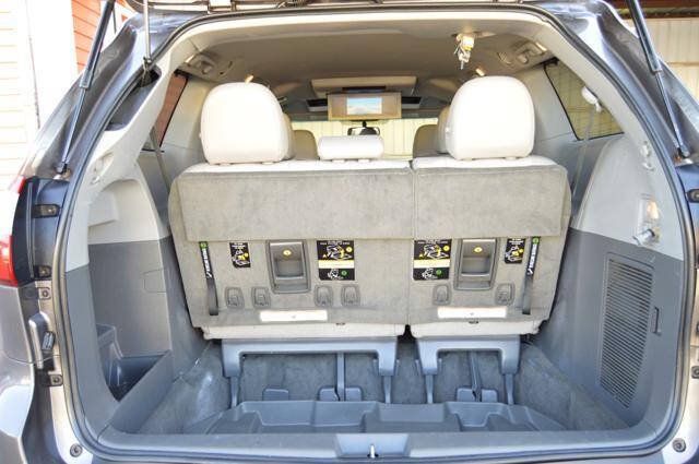 Used 2015 Toyota Sienna XLE Premium AWD/4WD image 41