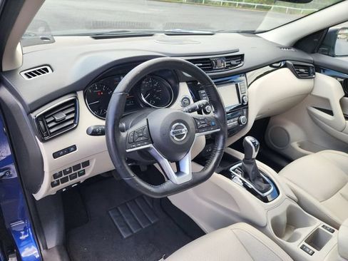 Used 2022 Nissan Rogue Sport SL w/ Premium Package FWD image 10
