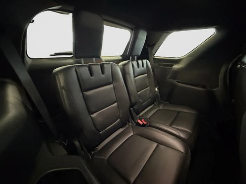 Used 2019 Ford Explorer XLT w/ Equipment Group 202A AWD/4WD image 20