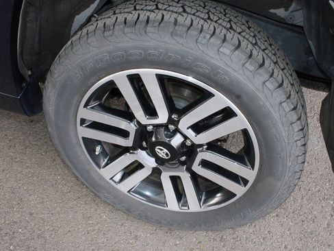 Certified 2018 Toyota 4Runner Limited image 63