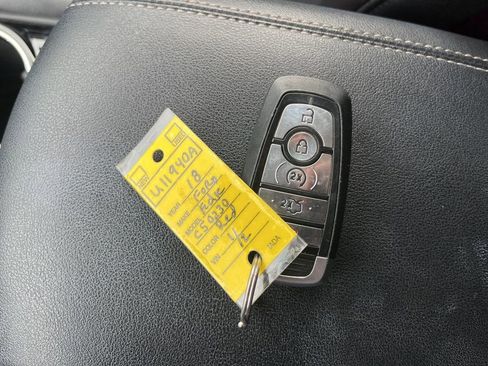 Used 2018 Ford Edge Titanium w/ Technology Package image 23