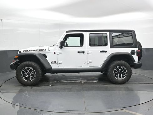 Used 2025 Jeep Wrangler Unlimited Rubicon AWD/4WD image 8