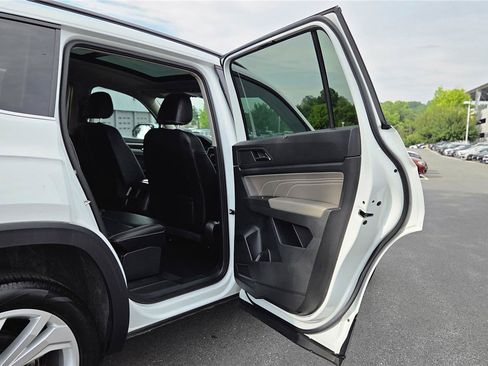 Certified 2023 Volkswagen Atlas SE w/ Panoramic Sunroof Package AWD/4WD image 37