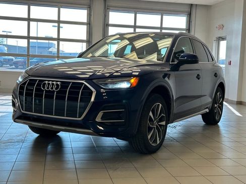 Used 2021 Audi Q5 2.0T Premium w/ Convenience Package image 3