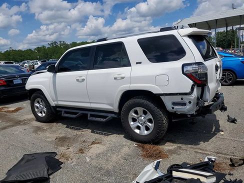 Used 2024 Toyota 4Runner SR5 Premium w/ Moonroof Package RWD image 3