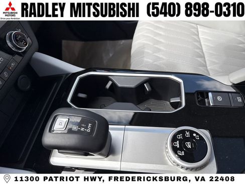 New 2026 Mitsubishi Outlander SEL image 11