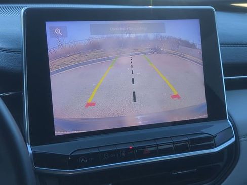 Used 2022 Jeep Compass Limited w/ Sun and Sound Group image 18