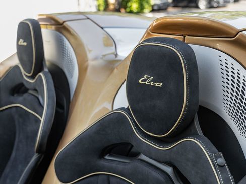 Used 2021 McLaren Elva image 24