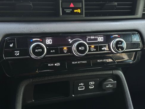 Certified 2024 Honda Pilot TrailSport image 29