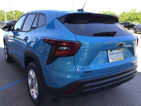New 2026 Chevrolet Trax LS w/ LS Convenience Package FWD image 8