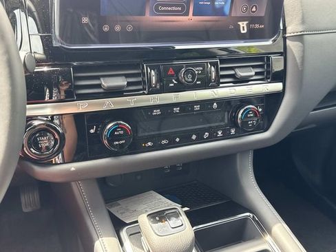 New 2026 Nissan Pathfinder SL AWD/4WD image 29