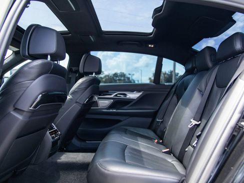 Used 2020 BMW 740i w/ M Sport Package RWD image 30