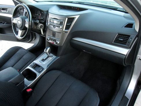 Used 2011 Subaru Outback 2.5i Premium AWD/4WD image 23