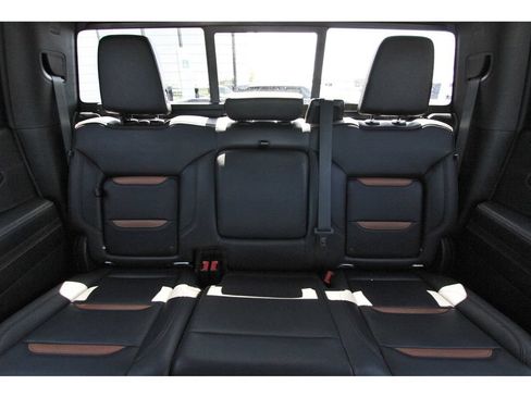 Used 2022 GMC Sierra 1500 AT4 w/ AT4 Preferred Package AWD/4WD image 14