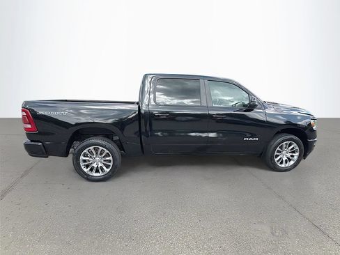 Used 2023 RAM 1500 Laramie AWD/4WD image 3