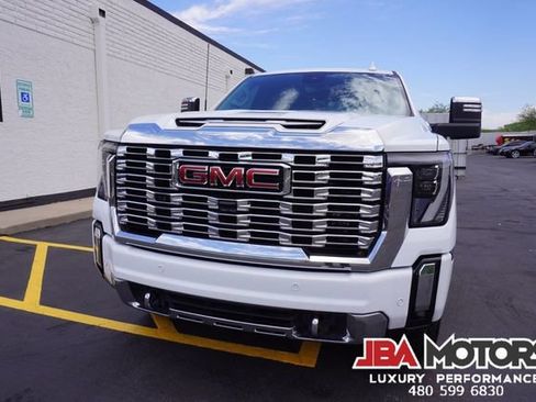 Used 2024 GMC Sierra 2500 Denali w/ Denali Reserve Package AWD/4WD image 10