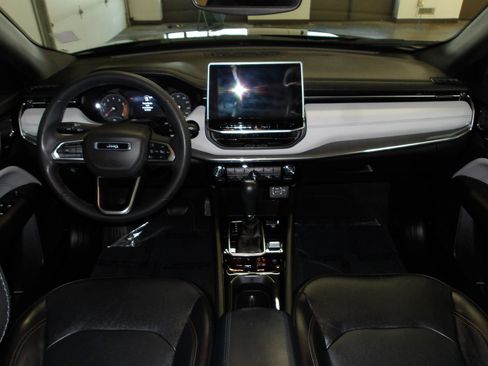 Used 2023 Jeep Compass Limited AWD/4WD image 10