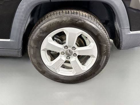 Used 2018 Jeep Compass Latitude w/ Popular Equipment Group image 37