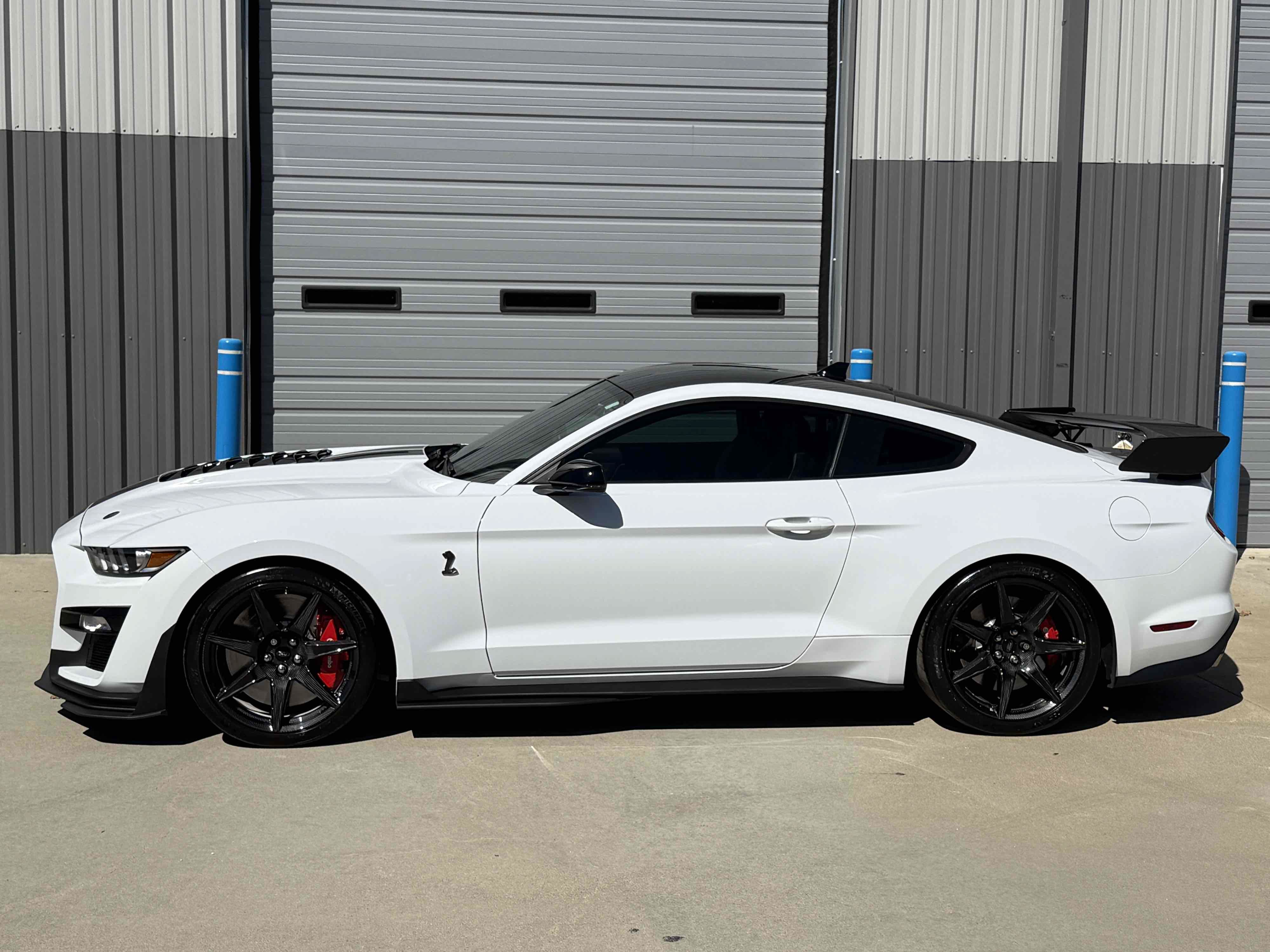 Used 2021 Ford Mustang Shelby GT500 w/ Carbon Fiber Track Pack RWD image 31