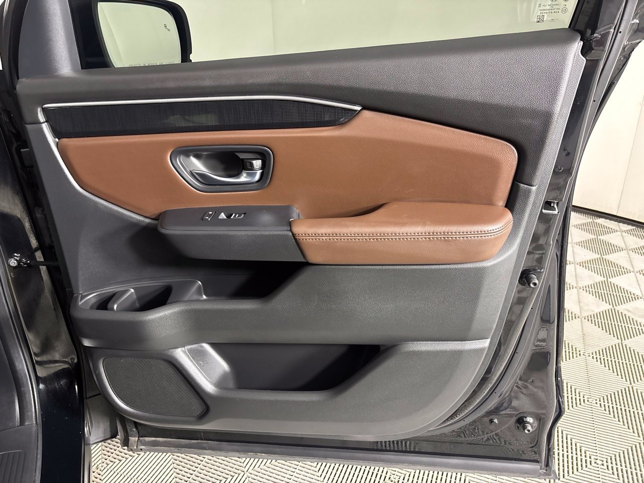 Used 2025 Honda Pilot Elite image 36