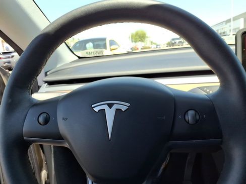 Used 2023 Tesla Model Y AWD image 29