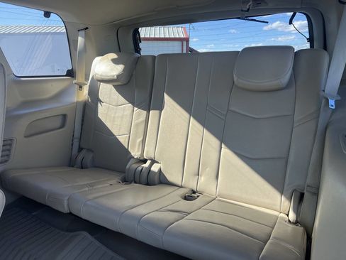 Used 2017 Cadillac Escalade Luxury image 8