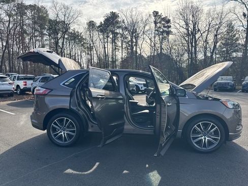 Used 2019 Ford Edge Titanium w/ Equipment Group 301A image 27