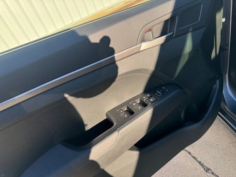 Used 2018 Hyundai Elantra SE w/ SE Connectivity Package 04 image 36