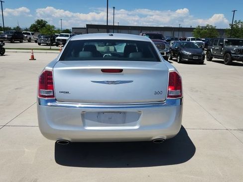 Used 2012 Chrysler 300 Limited w/ Luxury Group RWD image 3