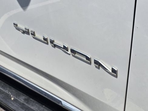 Used 2021 GMC Yukon SLT w/ SLT Premium Package RWD image 16