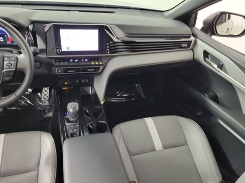 Used 2025 Toyota Camry SE FWD image 17