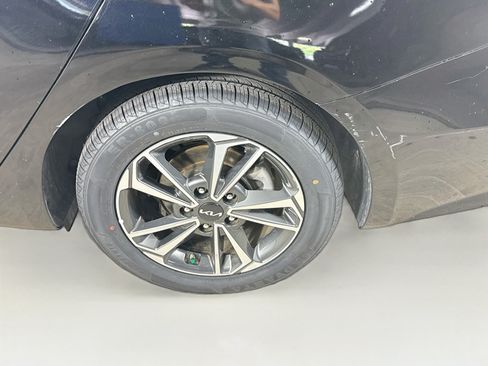 Used 2024 Kia Forte LXS FWD image 35